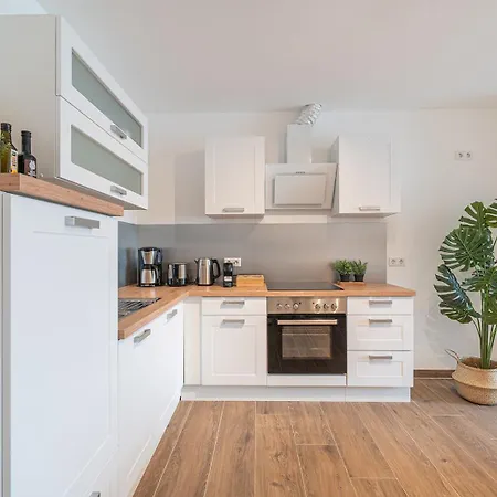 Apartman Benville Bv08 - Helle 92 Qm In - Ruhige Lage - Grosser Garten & Oepnv Fusslaeufig Drezda