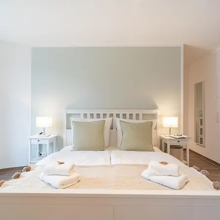 Apartamento Benville Bv08 - Helle 92 Qm In - Ruhige Lage - Grosser Garten & Oepnv Fusslaeufig *